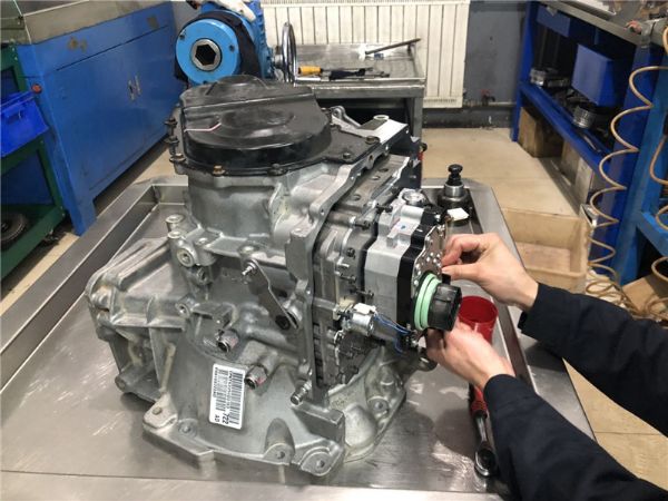 道奇酷威變速箱維修